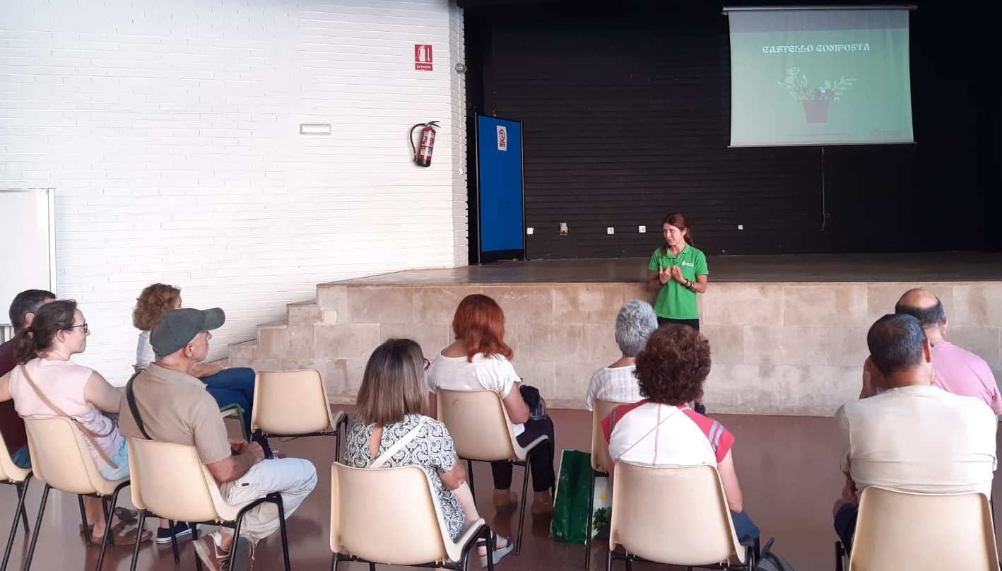 El Ayuntamiento de Castellón promueve la agricultura sostenible a través de nuevos talleres de uso del compostaje